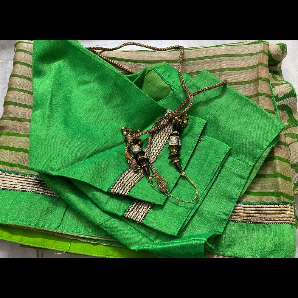 Brand New beautiful saree green with gold very lightweight saree